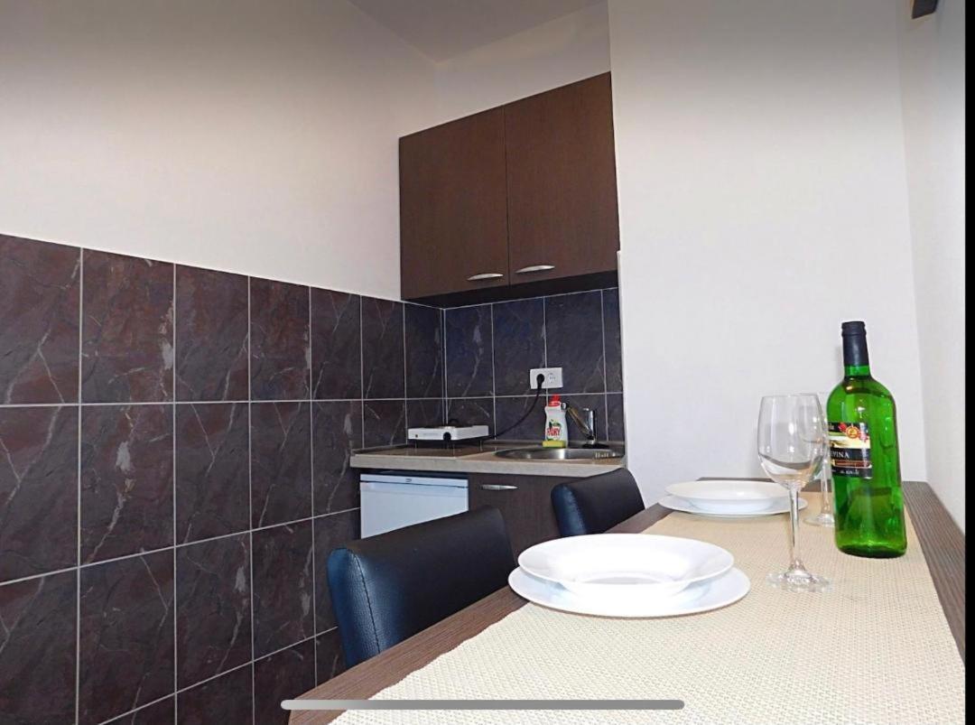 Apartments Lekic Будва Екстер'єр фото